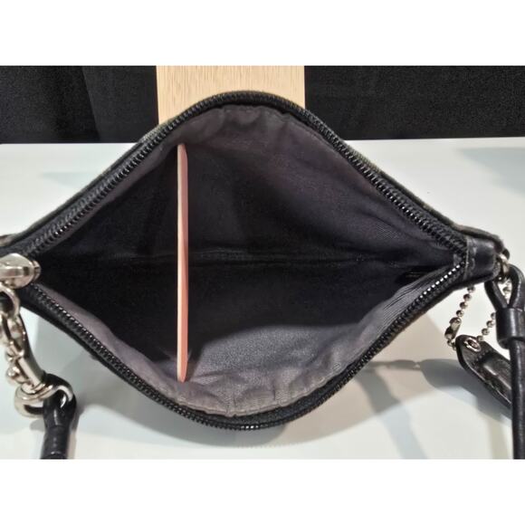 Coach Signature Black Canvas Leather Trim Zipper Closure Wristlet - Coin Wallet - Picture 6 of 7